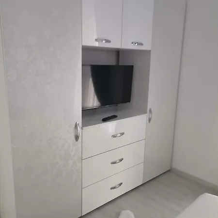 Ariniko Apartamento *