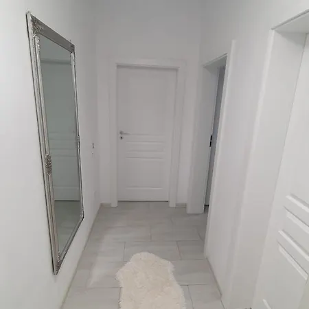 Apartamento Ariniko Năvodari